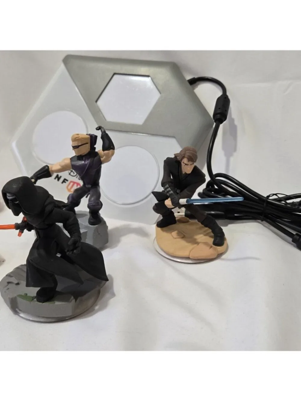 Lot Of 5 Disney Infinity Star Wars Ahsoka Kylo Ren Anakin Portal Pad & Hawkeye
